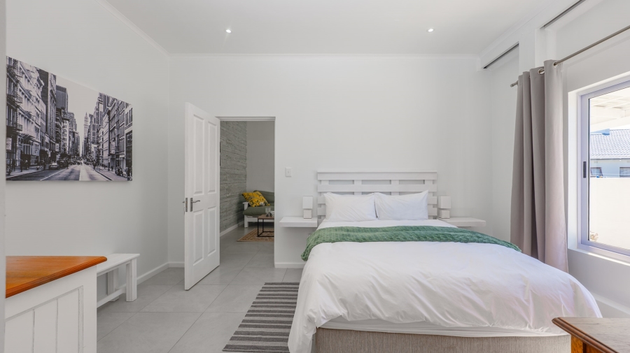 4 Bedroom Property for Sale in Struisbaai Western Cape